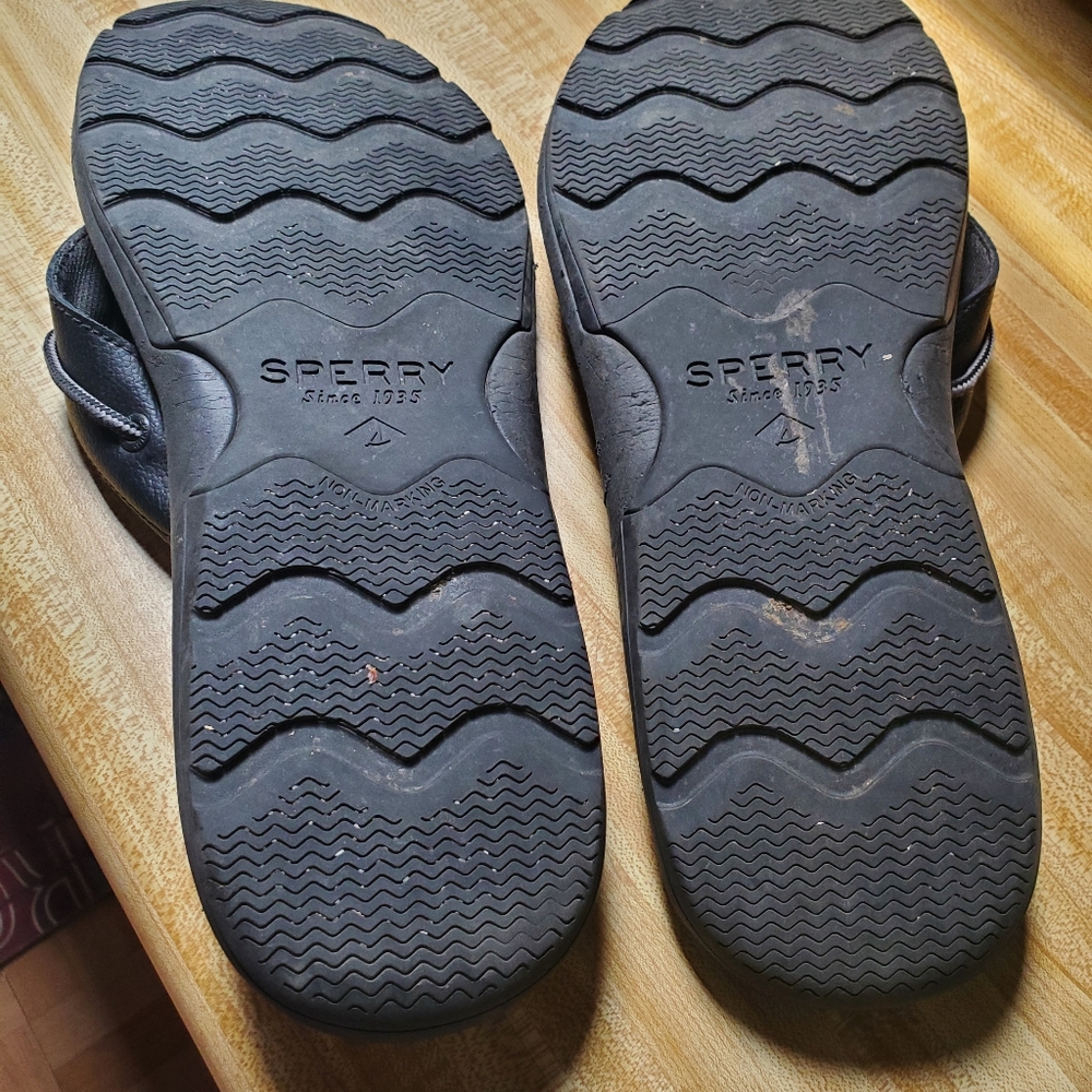Sperry men's flip flop EUC
